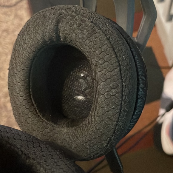 Lightly used Rig 400 Gaming Headset - Picture 4 of 4